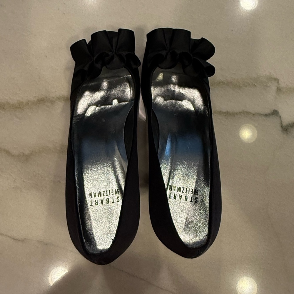 Stuart Weitzman Heels Size 6.5 Black Satin Ruffle - Picture 7 of 15